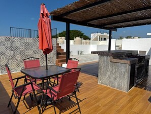 تناول الطعام بالخارج