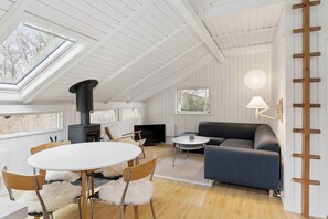 Uklassifisert bilde, 2 av 16, knapp