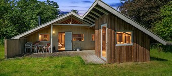 Charming cottage near the water