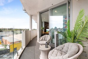 Balcony - Elegant 1-bed by Riverside Park & Amenities (Sydney)