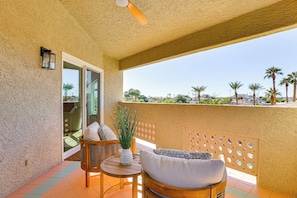 Terrace/patio - Walkable Scottsdale Oasis w/ Pool Near Old Town (Scottsdale)