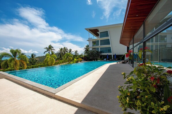 حمّام سباحة خارجي