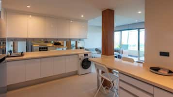 Apartment, Patio | Private kitchen