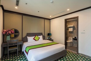 Basic Room, Balcony, City View | Bathroom | Free toiletries, hair dryer, slippers, towels - Luxury Vinhomes D'capital Hanoi (Thanh Xuan)