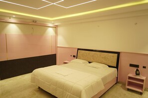 Iron/ironing board, free WiFi