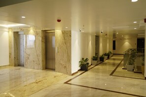 Een strijkplank/strijkijzer, gratis wifi