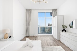 1 chambre, coffres-forts dans les chambres, fer et planche à repasser