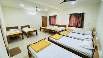 Family Shared Dormitory, Garden View | Desk, free WiFi