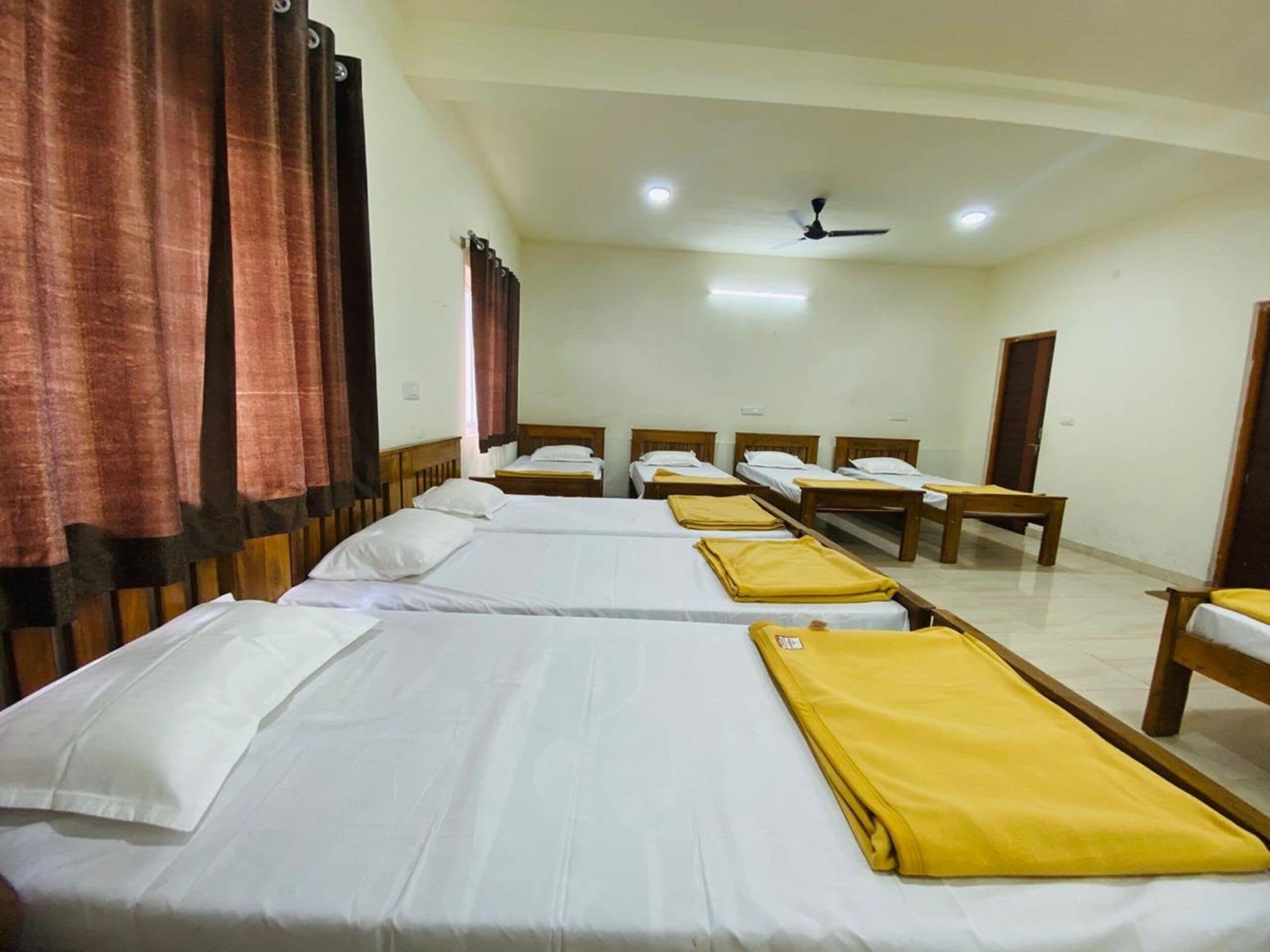 Gemeinsamer Familienschlafsaal, Gartenblick | Schreibtisch, kostenloses WLAN