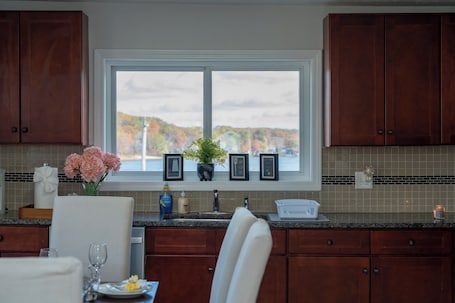 Dining. 12B-Cozy 3BR Apartment with Koi Pond in Worcester