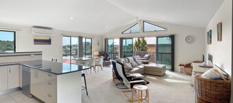 Villa Franco – Pet Friendly – Walk to the Beach