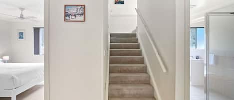 Desk, iron/ironing board, WiFi, bed sheets