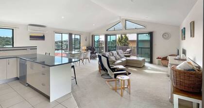 Villa Franco – Pet Friendly – Walk to the Beach