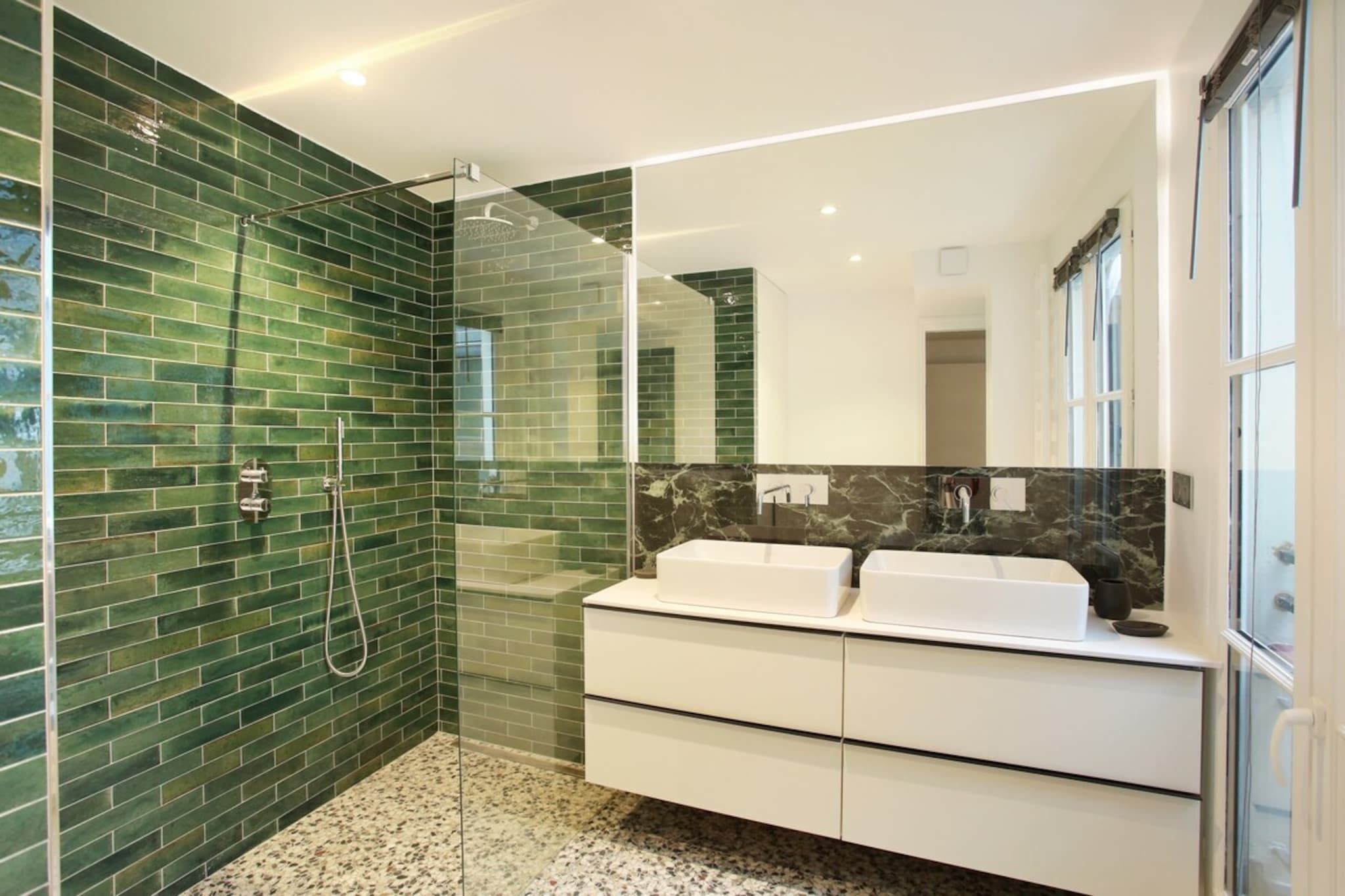 Een douche, een haardroger