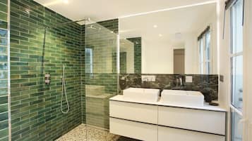 Een douche, een haardroger