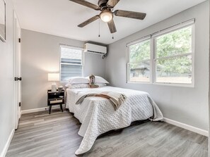 2 bedrooms, desk, iron/ironing board, free WiFi