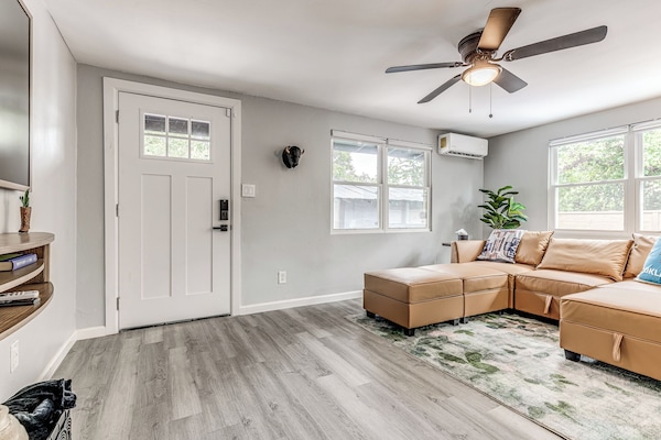 Smart TV, computer monitors