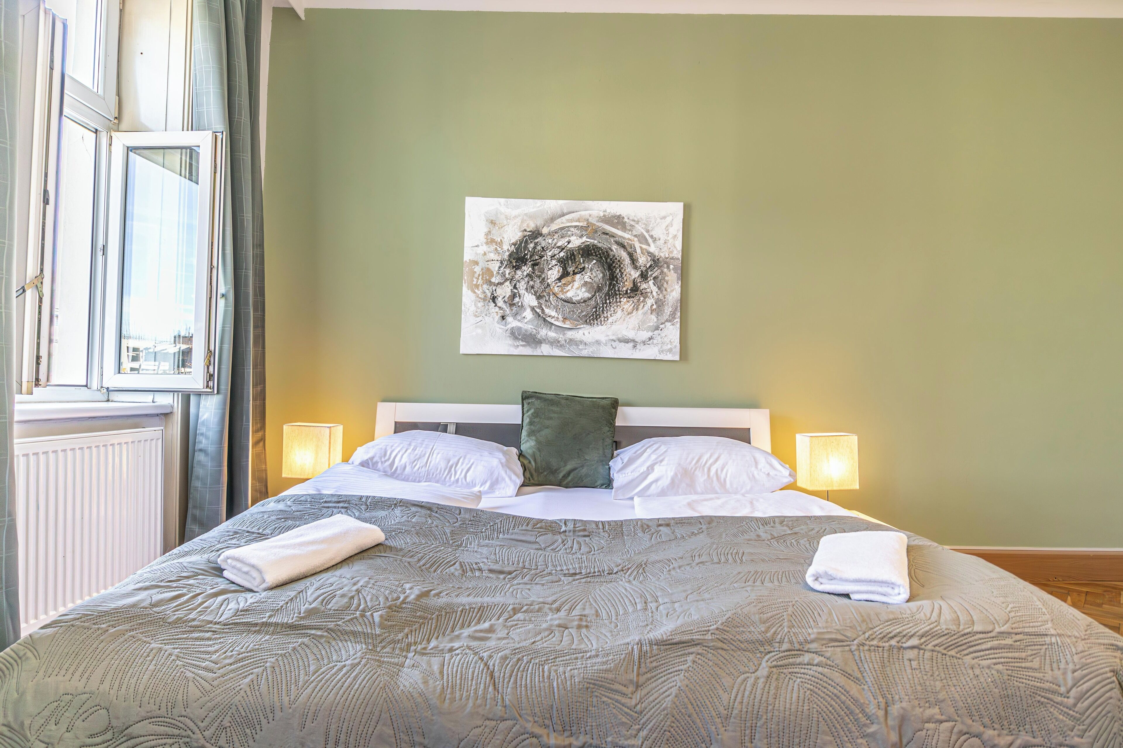 Basic Apartment | Iron/ironing board, free WiFi