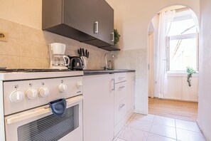 Basic Apartment | Private kitchen - Comfy 2BR Apt Long Stay Matzleinsdorfer (Vienna)
