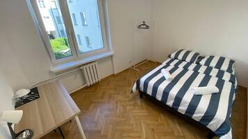 ห้องคลาสสิก, เตียงใหญ่ 1 เตียง | โต๊ะทำงาน, พื้นที่ทำงานแบบใช้แล็ปท็อป, เตารีด/โต๊ะรีดผ้า, Wi-Fi ฟรี