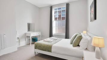 2 bedrooms, iron/ironing board, free WiFi