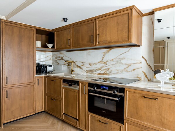 Apartment | Private kitchen - Merveil Luxury Suite - Marais - Turenne (Paris)