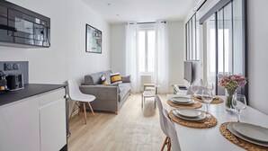 Smart TV, offices - Charming Apartment Center of Paris-Montorgueil (Paris)