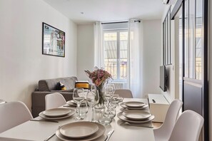 Dining - Charming Apartment Center of Paris-Montorgueil (Paris)