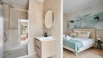 4 bedrooms, iron/ironing board, bed sheets