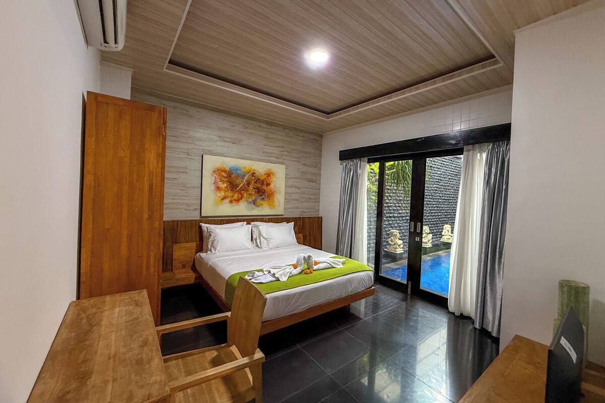 Deluxe Room, Non Smoking | In-room safe, free WiFi