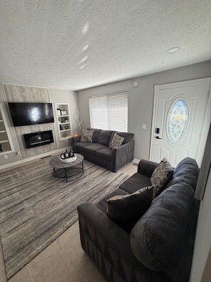 Televisor intel·ligent i llar de foc 