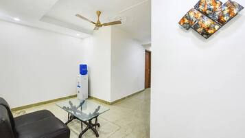 Superior Double Room, Balcony, City View | Living area