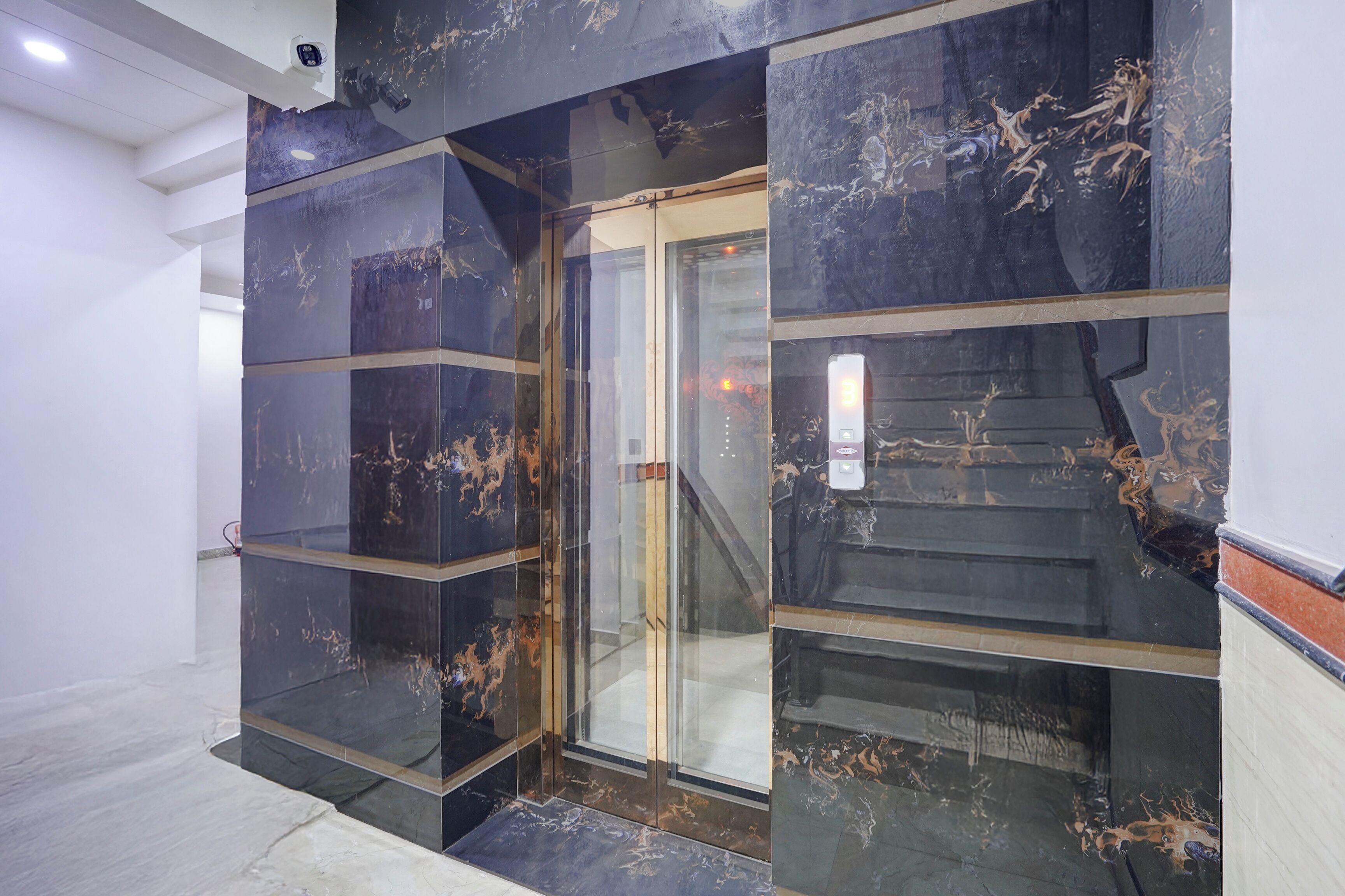 高級雙人房, 陽台, 城市景觀 | 起居區