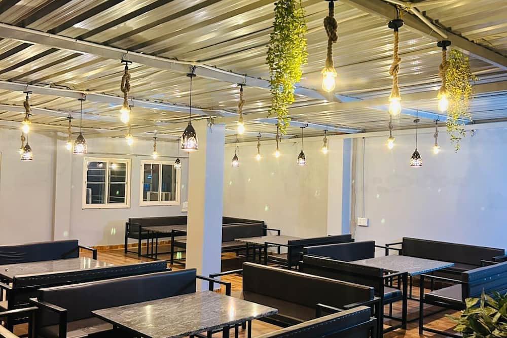 Hotel DVL INN- Near Jalmahal Jaipur