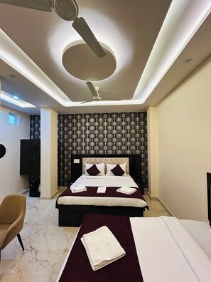 Minibar, wifi gratis y ropa de cama 