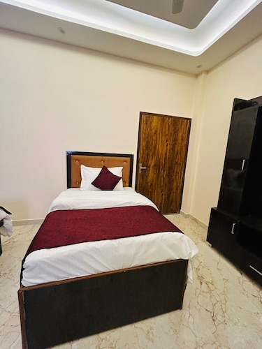 HOTEL DVL INN Jaipur