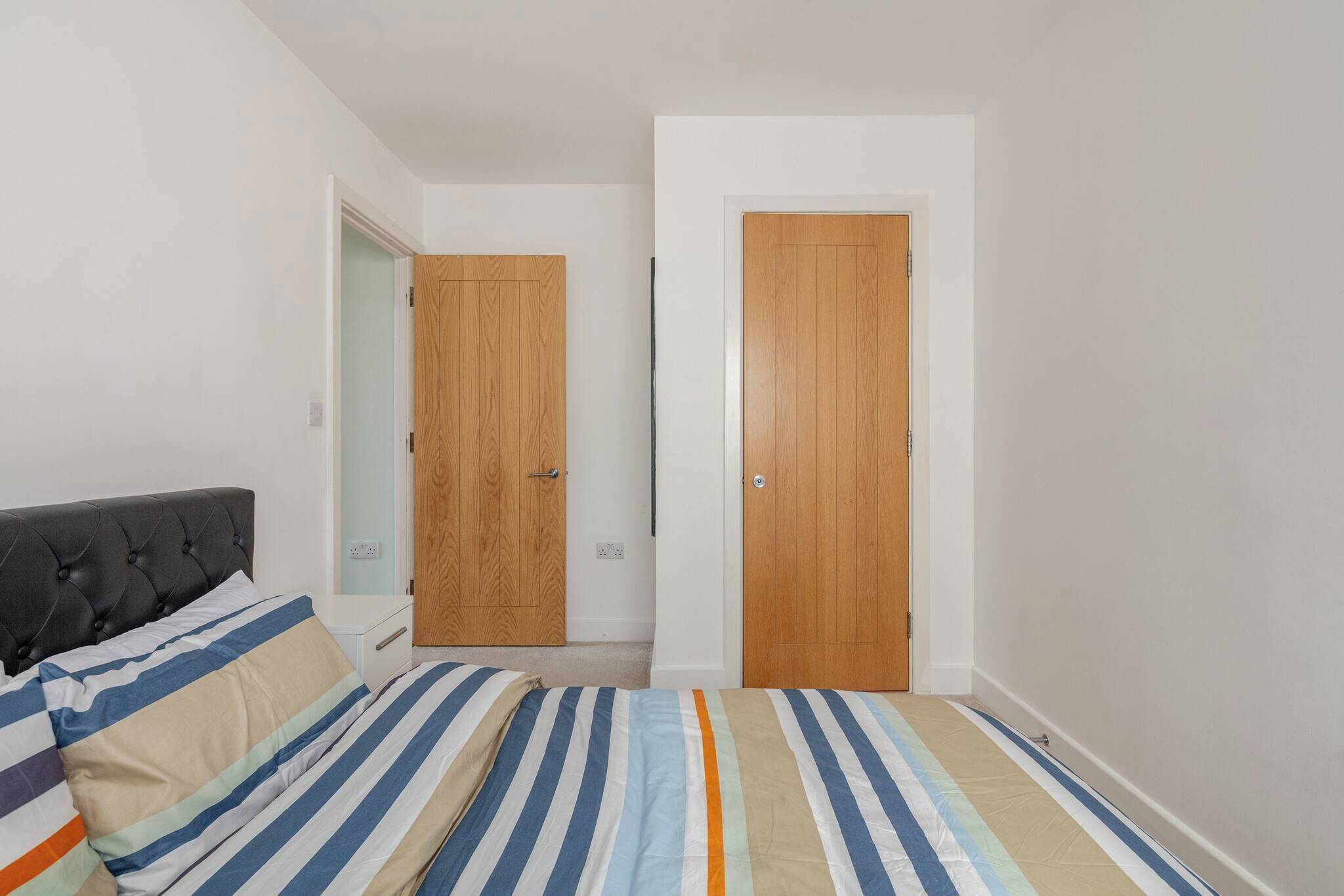 1 quarto, ferros/tábuas de passar roupa, acesso à internet