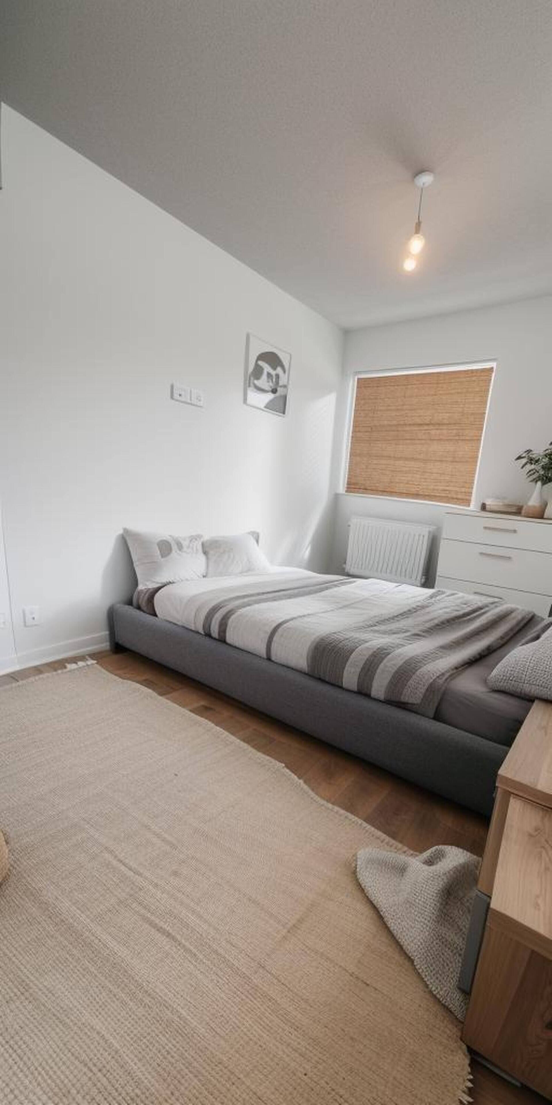 1 bedroom, iron/ironing board, internet, bed sheets