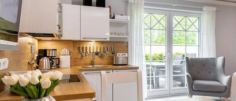 ميكروويف، فرن، موقد طهي مسطح، غسالة أطباق