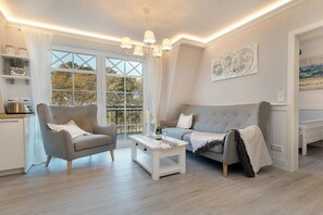 Smart TV y chimenea 