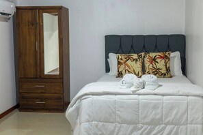 1 chambre, fer et planche à repasser, accès Internet, draps fournis