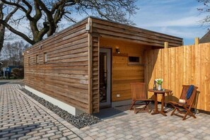 Outdoor dining - One-bedroom apartment (Prerow)