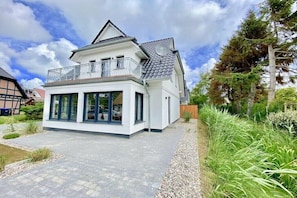 Exterior - Holiday home in Zingst with swimming pool (Zingst)