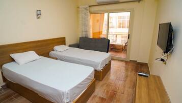 Iron/ironing board, Internet, wheelchair access