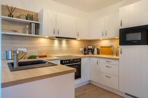 Fridge, microwave, oven, stovetop - Forget-me-not - Haus Sommerwiese (Zingst)