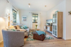 Smart TV - Dandelion - House Summer Meadow (Zingst)