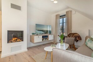 TV connectée, cheminée