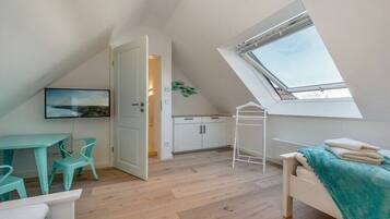 2 bedrooms, iron/ironing board, free WiFi