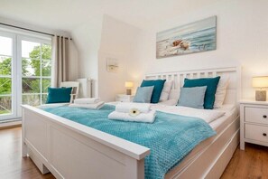 3 bedrooms, iron/ironing board, free WiFi - Holiday home in Zingst with swimming pool (Zingst)