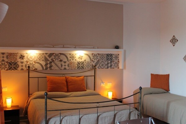 Acceso a internet y ropa de cama 